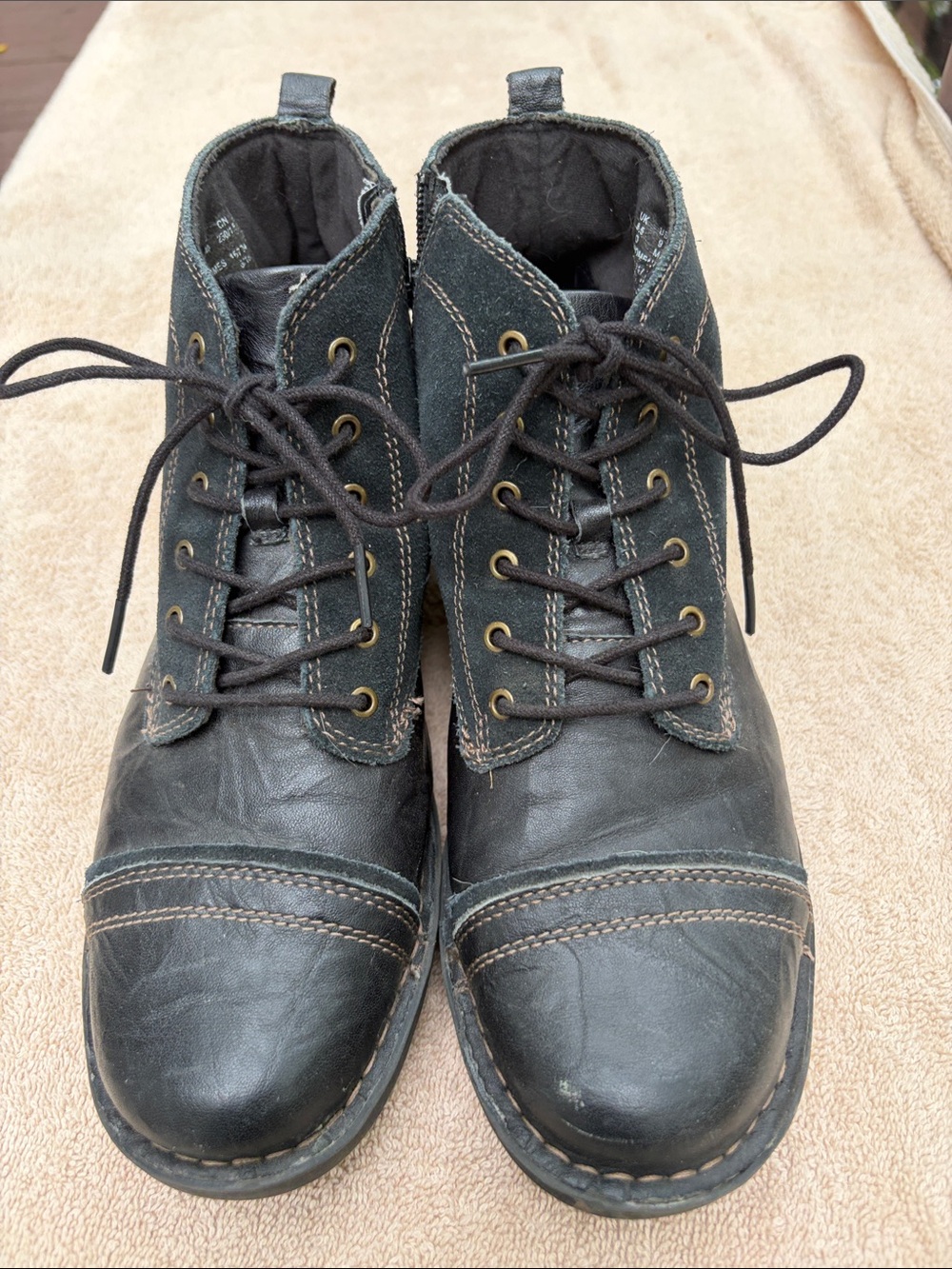 Women’s Clarks Collection Black Lace-Up Leather Ankle Boots Size 9